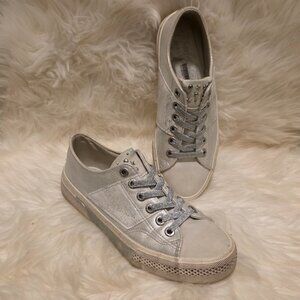 Blowfish Malibu Womens Walk on size 9 Casual everyday sneaker for women 100% cru